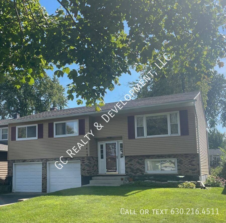 House for rent at 1416 Coolidge Ave, Wheaton, IL 60189