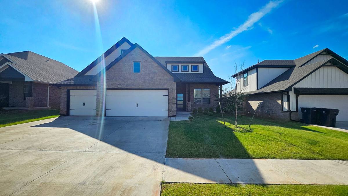 House for rent at 19108 Grove Parkway, Edmond, OK 73012