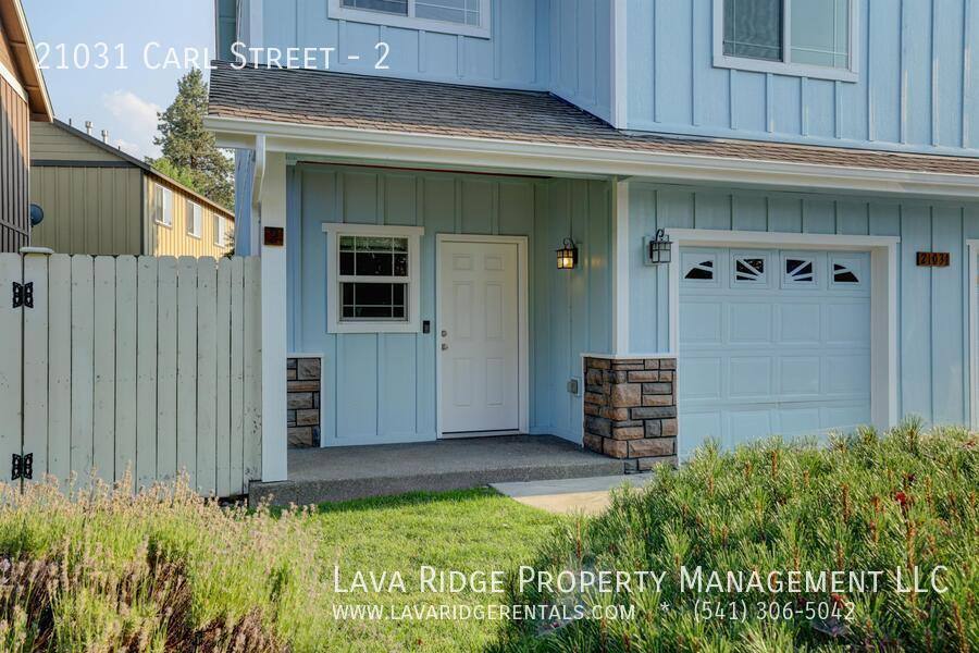 Townhouse for rent at 21031 Carl St #2, Bend, OR 97701