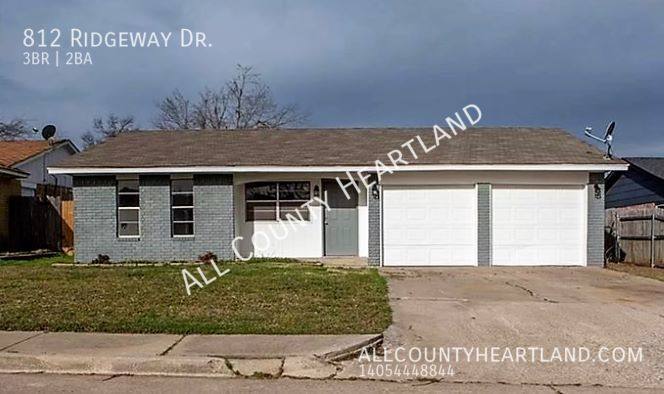 House for rent at 812 Ridgeway Dr, Yukon, OK 73099