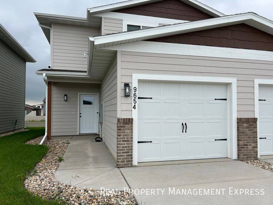 House for rent at 9654 W Tunis Dr, Sioux Falls, SD 57106