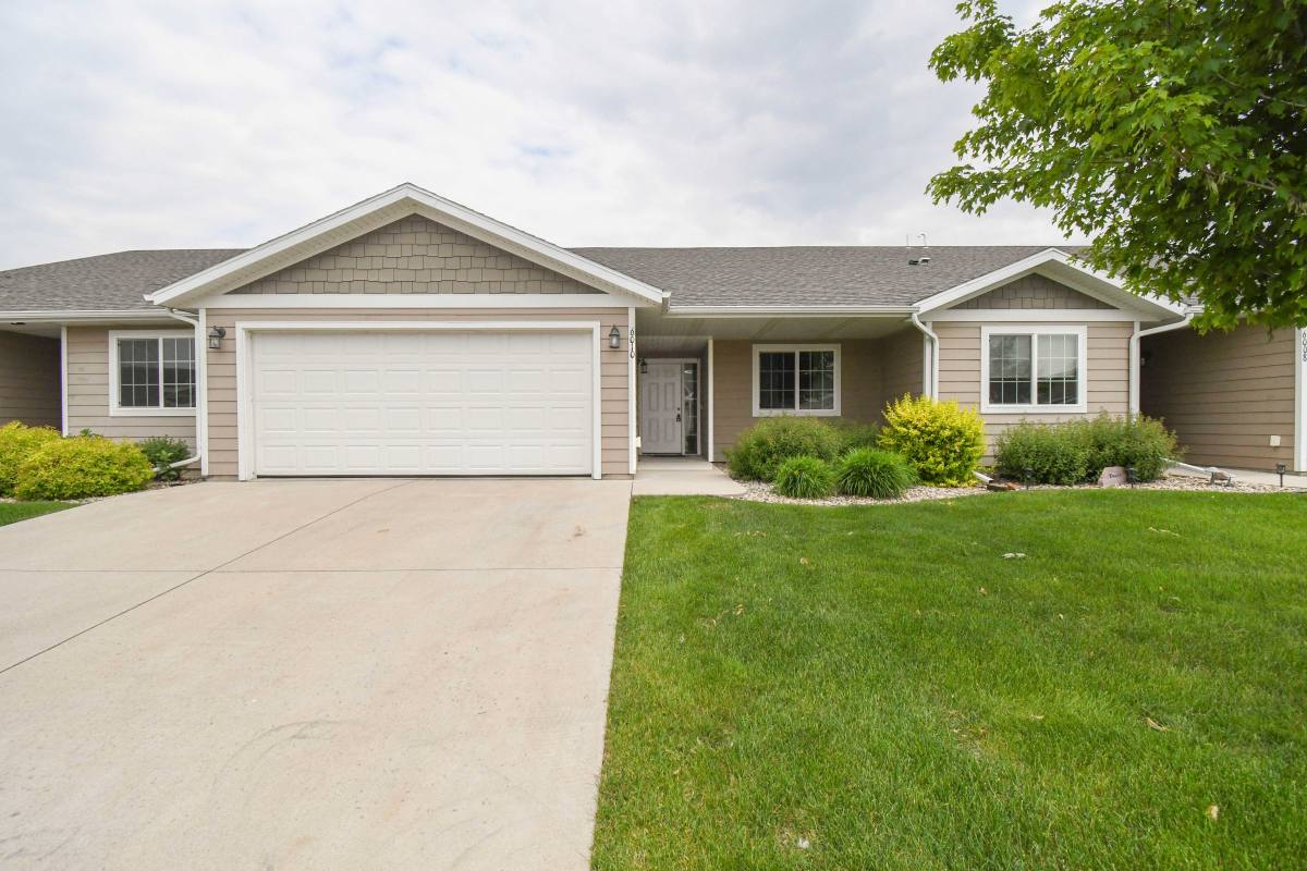 Townhouse for rent at 6010 W Bloomfield Place, Sioux Falls, SD 57107