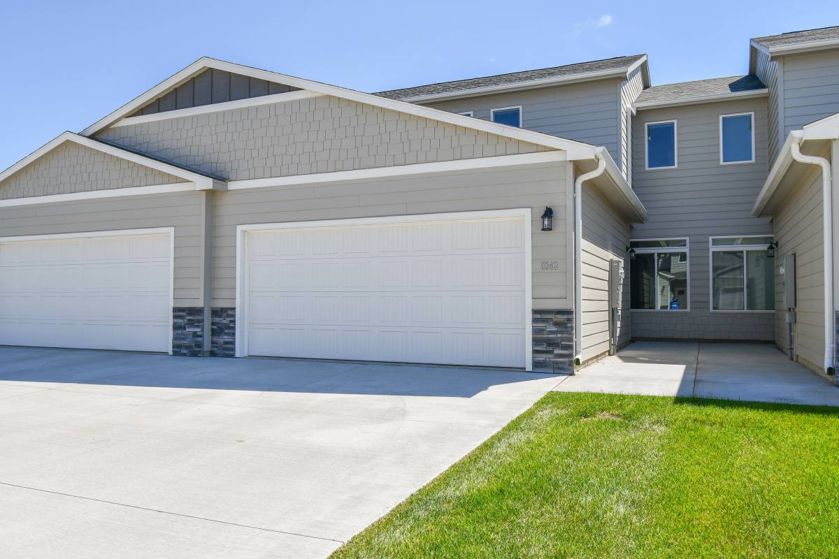 Townhouse for rent at 8142 E Tencate Place, Sioux Falls, SD 57110