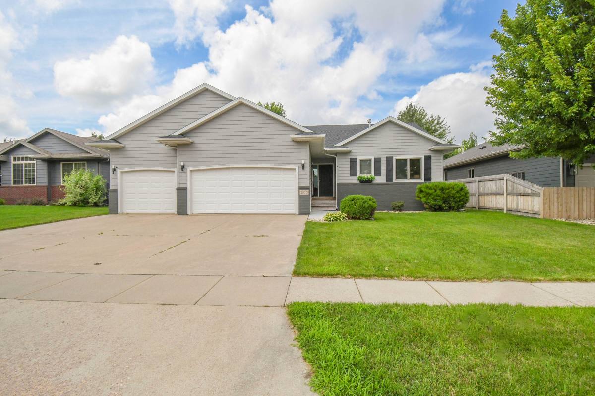 House for rent at 5109 Manchester Court, Sioux Falls, SD 57108