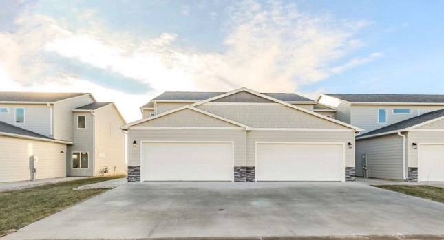 Townhouse for rent at 8154 E Tencate Place, Sioux Falls, SD 57110