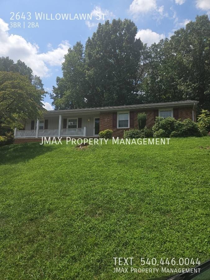 House for rent at 2643 Willowlawn St, Roanoke, VA 24018