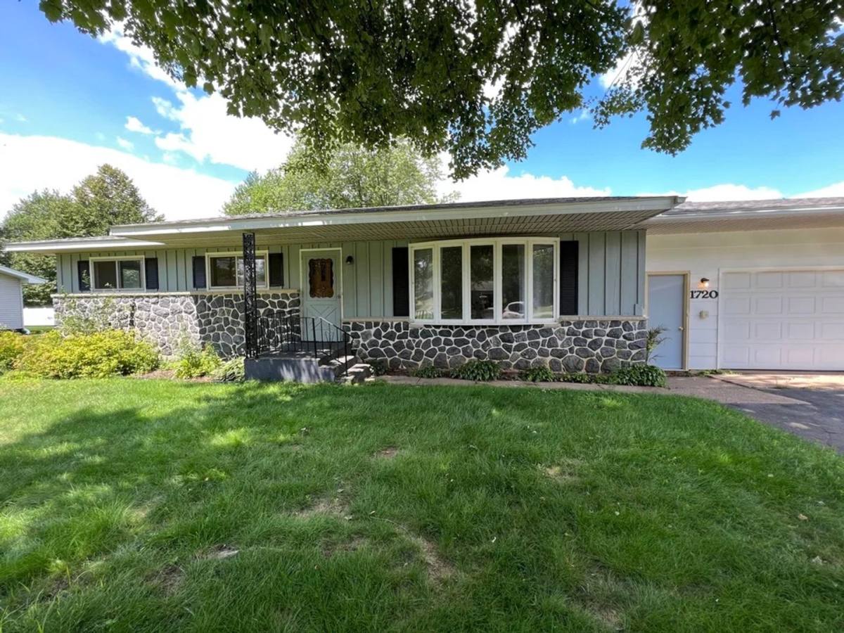 House for rent at 1720 Heuss Ave, Schofield, WI 54476
