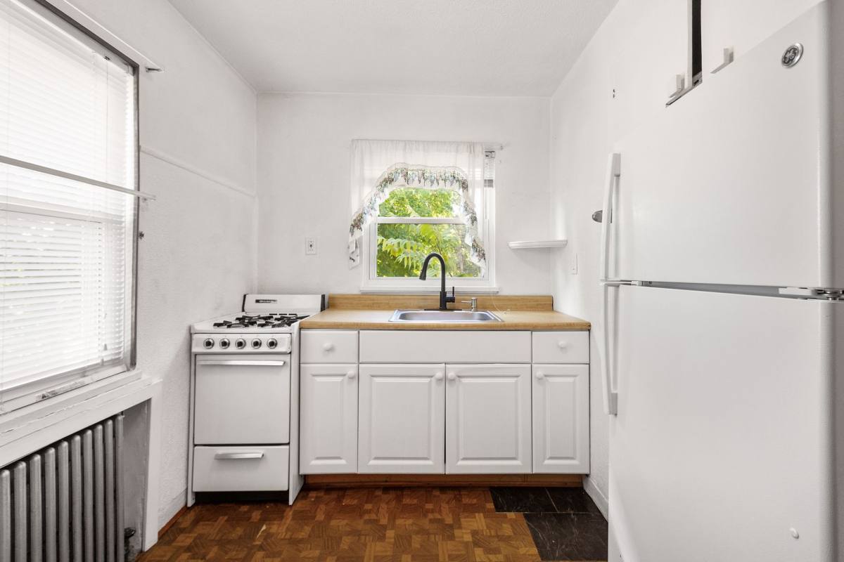 Apartment for rent at 1504 Coraopolis Heights Rd, Coraopolis, PA 15108