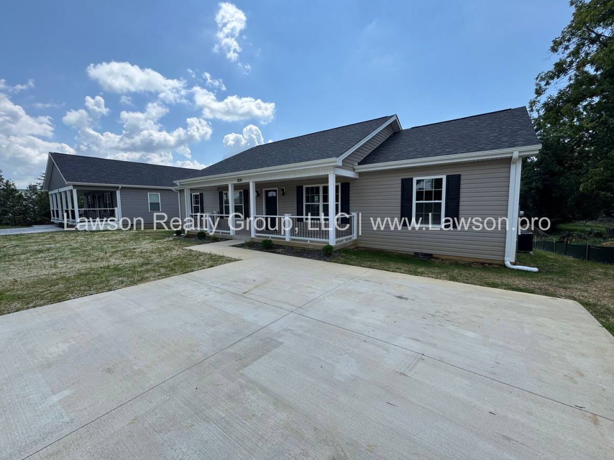 House for rent at 808 Harrison Ave, Salem, VA 24153