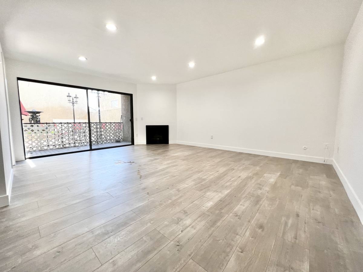 Apartment for rent at 11941 Weddington St #103, Valley Village, CA 91607