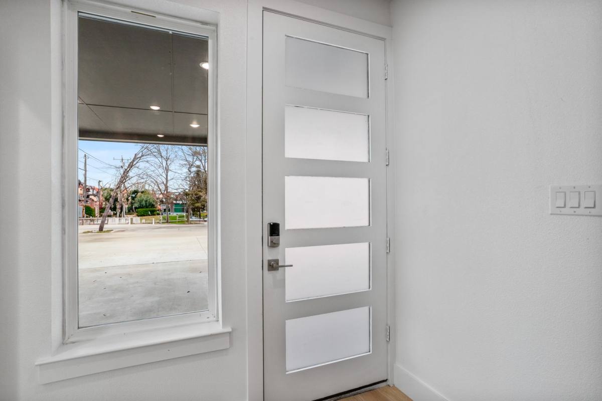 Apartment for rent at 2400 Benbrook Dr, Fort Worth, TX 76110