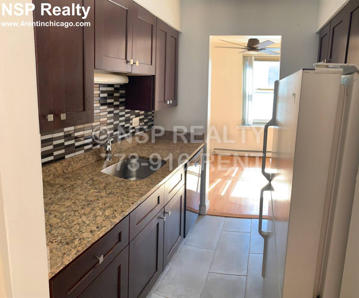 Apartment for rent at 3710 Pine Grove, Chicago, IL 60613