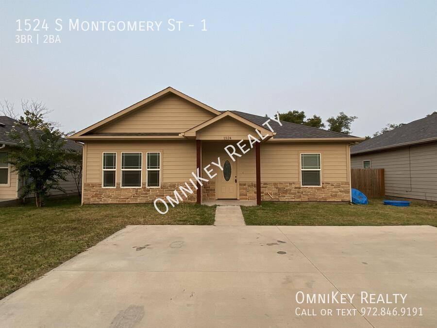 House for rent at 1524 S Montgomery St #1, Sherman, TX 75090