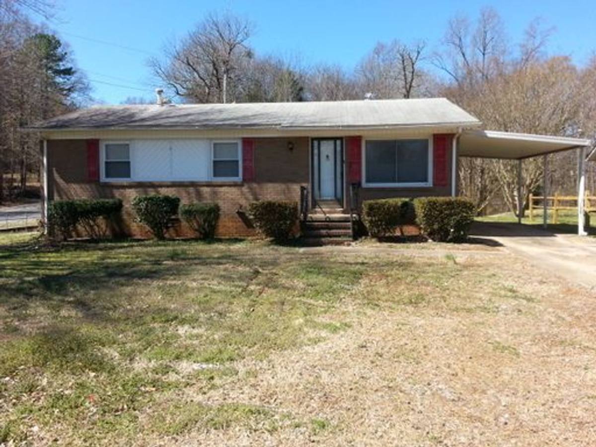 House for rent at 2901 Cricketeer Dr, Charlotte, NC 28216