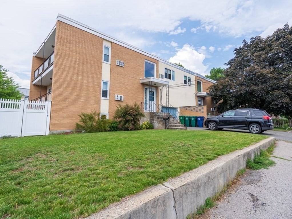 Townhouse for rent at 71 Silver Lake #71, Newton, MA 02458