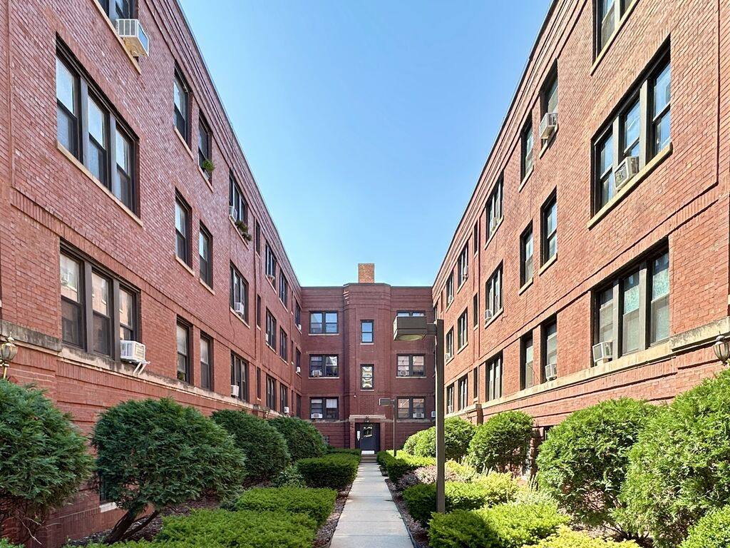 Apartment for rent at 5748 Winthrop #D200, Chicago, IL 60660