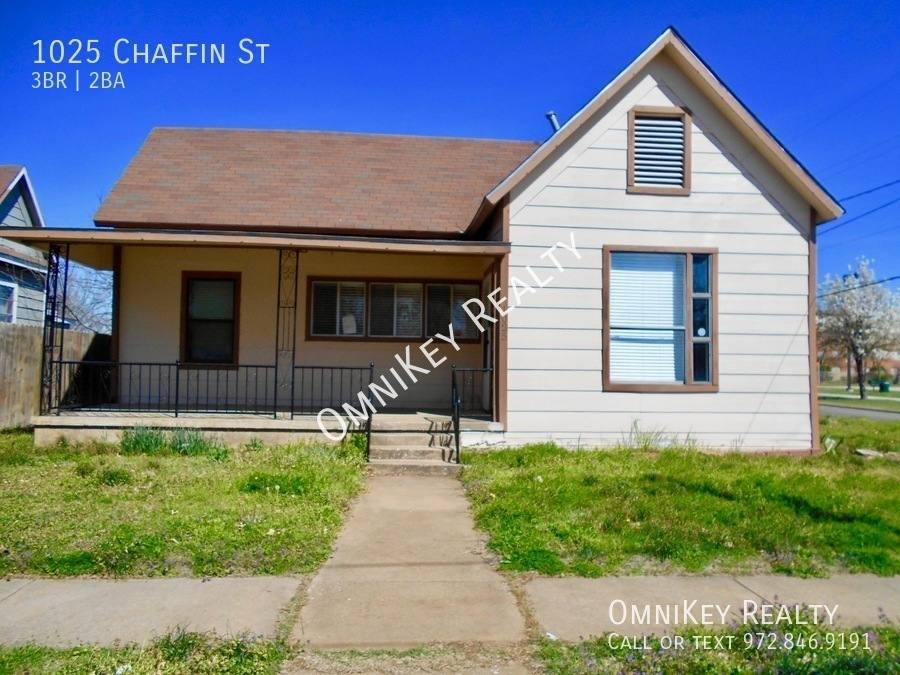 House for rent at 1025 Chaffin St, Sherman, TX 75090