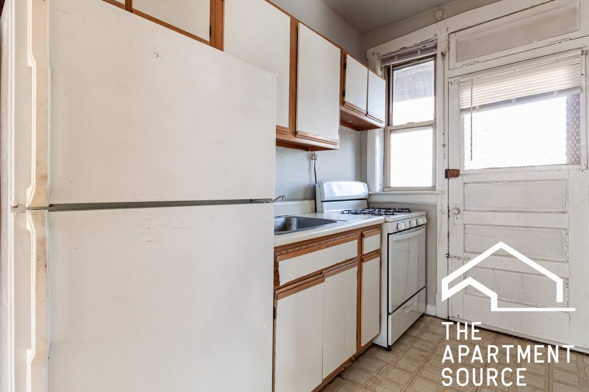 Apartment for rent at 6205 W Barry Ave #N3, Chicago, IL 60657