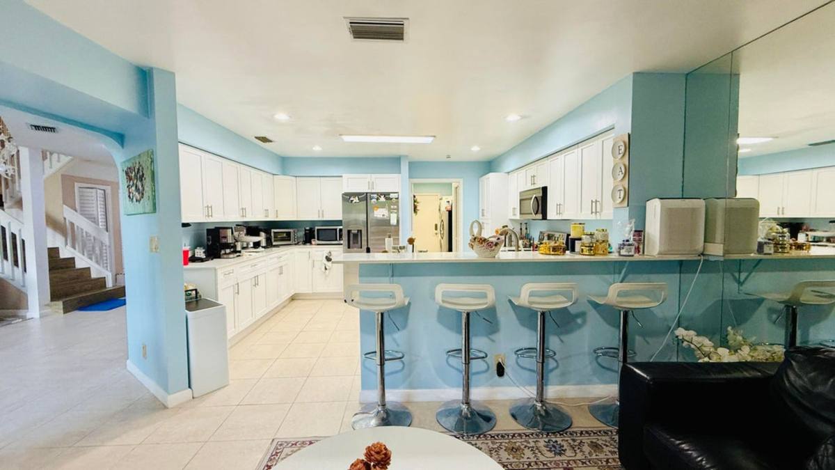 House for rent at 9124 Villa Portofino Circle, Boca Raton, FL 33496
