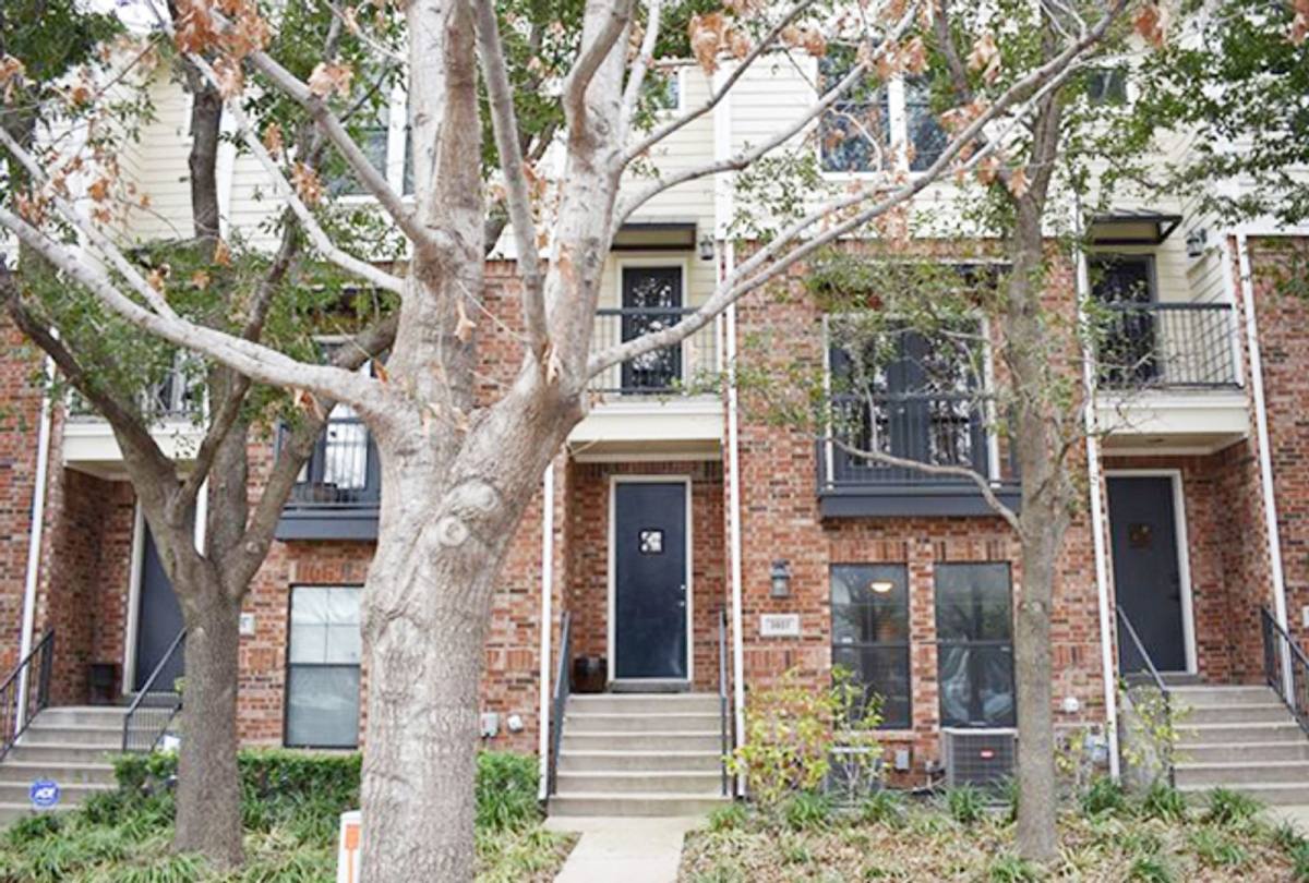Condo for rent at 3807 Westridge Ave, Fort Worth, TX 76116