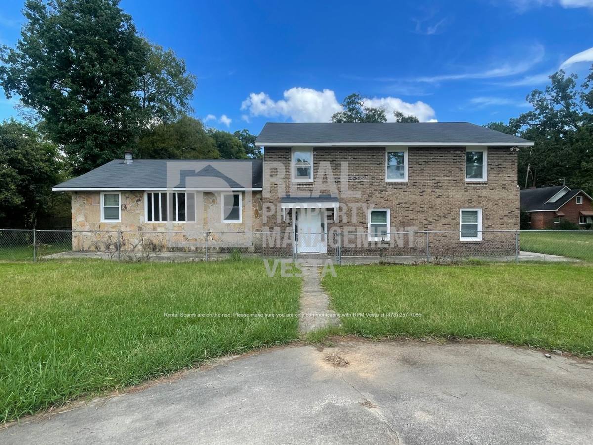 House for rent at 6712 Hawkinsville Rd, Macon, GA 31216