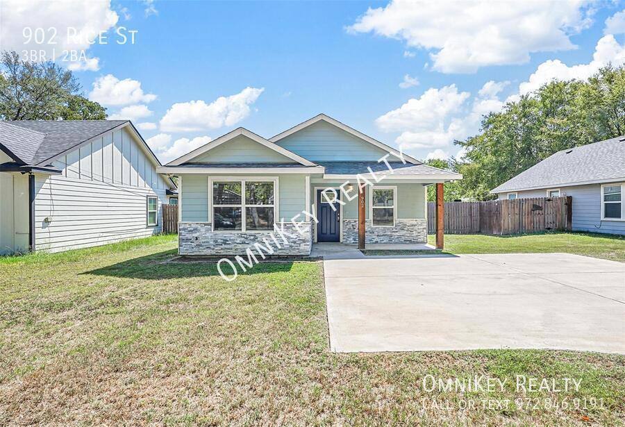 House for rent at 902 Rice St, Denison, TX 75020
