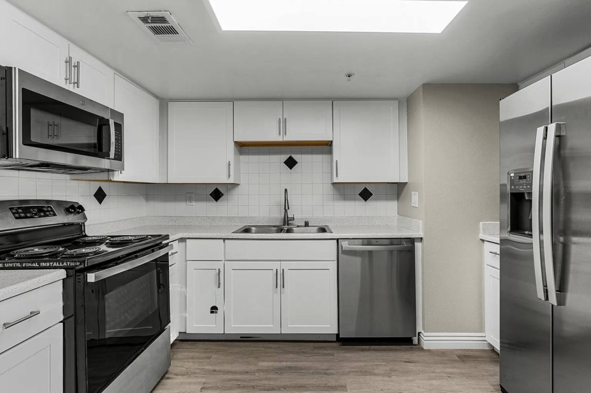Apartment for rent at 32450 Candlewood Dr #6, Cathedral City, CA 92234