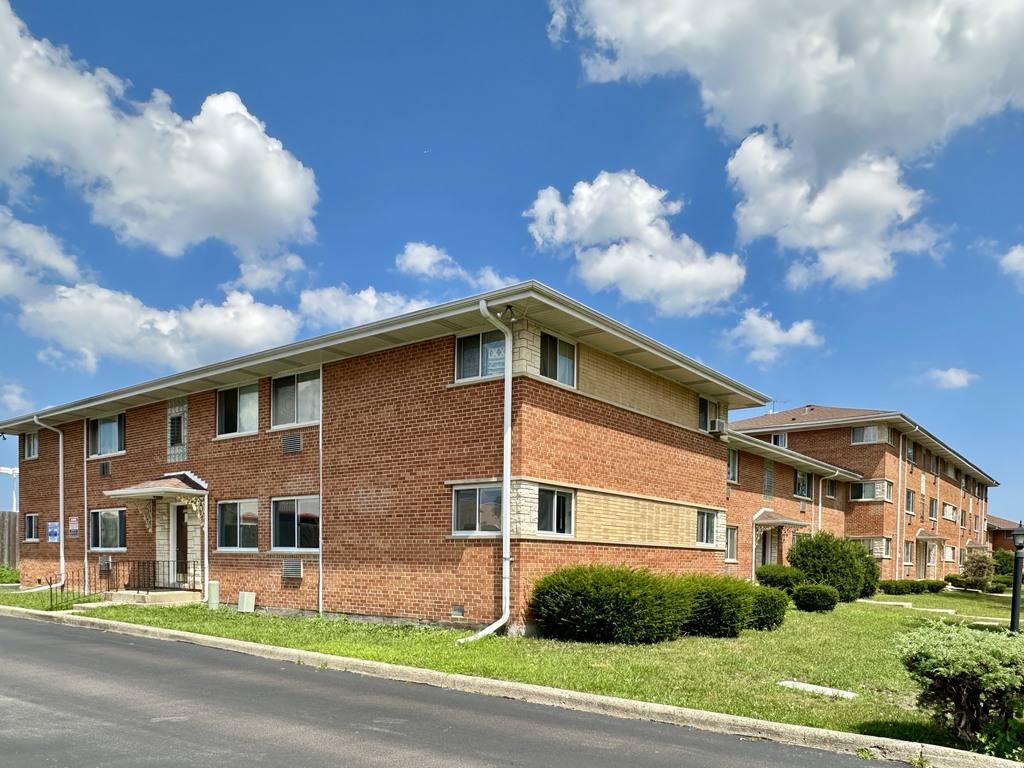 Apartment for rent at 1420 420 Carol St #A3, Park Ridge, IL 60068