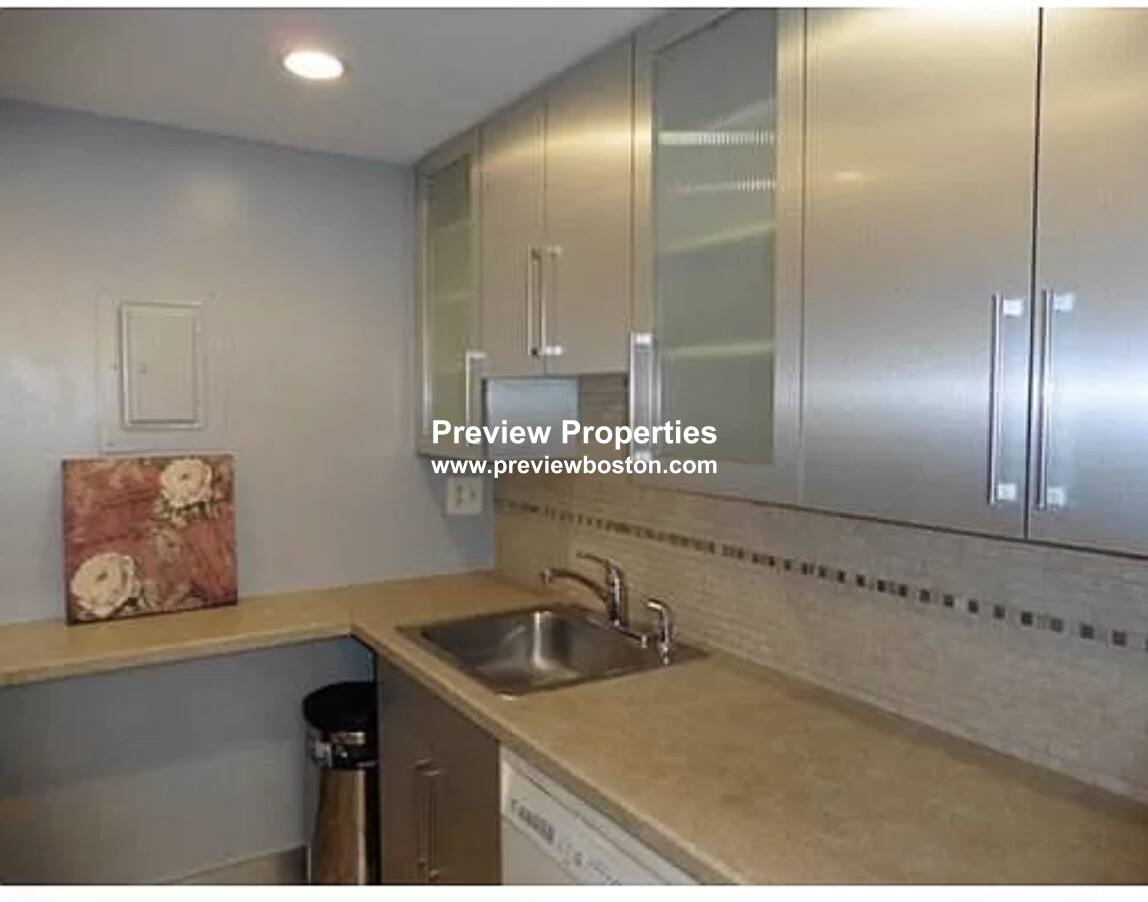 Apartment for rent at 50 Broadlawn Park #410P, Chestnut Hill, MA 02467