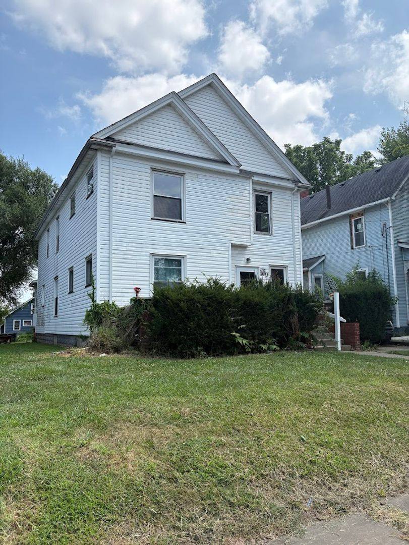 Apartment for rent at 430 Hazlett Ave NW, Canton, OH 44708