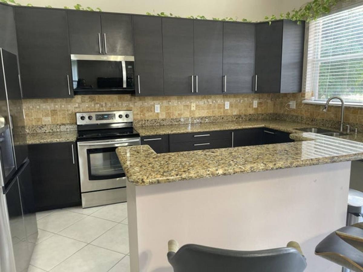 House for rent at 9514 Lago Dr, Boynton Beach, FL 33472