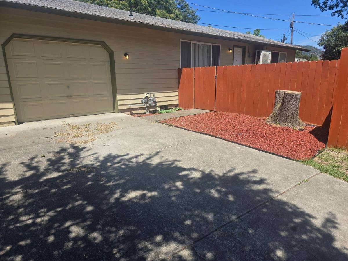 House for rent at 730 SW I St, Grants Pass, OR 97527