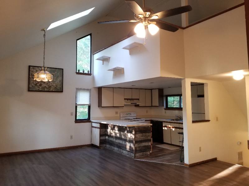 House for rent at 618 Mountain View Way, Bushkill, PA 18324