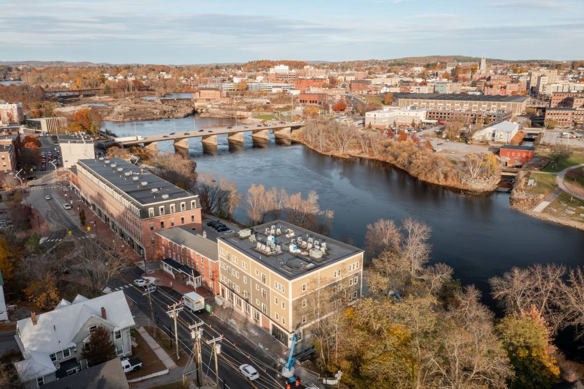 Apartment for rent at 186 Main St, Auburn, ME 04210