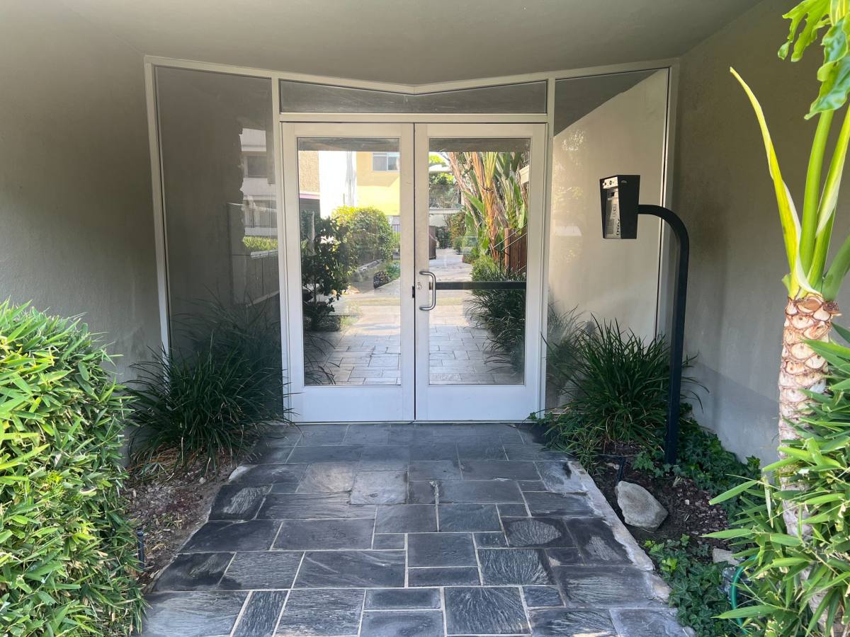 Apartment for rent at 14403 Addison St, Sherman Oaks, CA 91423