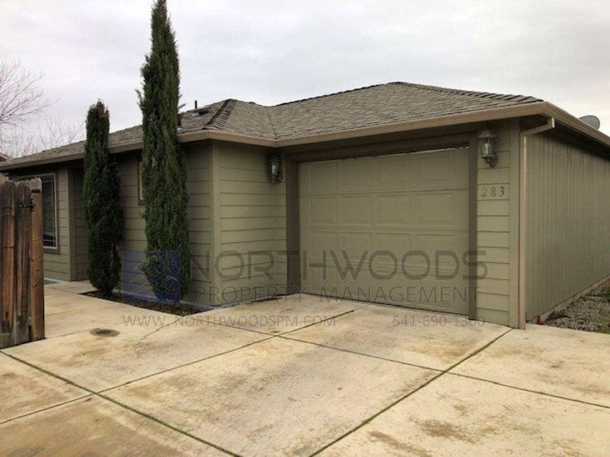 House for rent at 283 Mac Court, Central Point, OR 97502