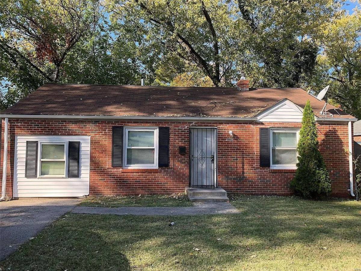 House for rent at 6729 Torlina Dr, Saint Louis, MO 63134