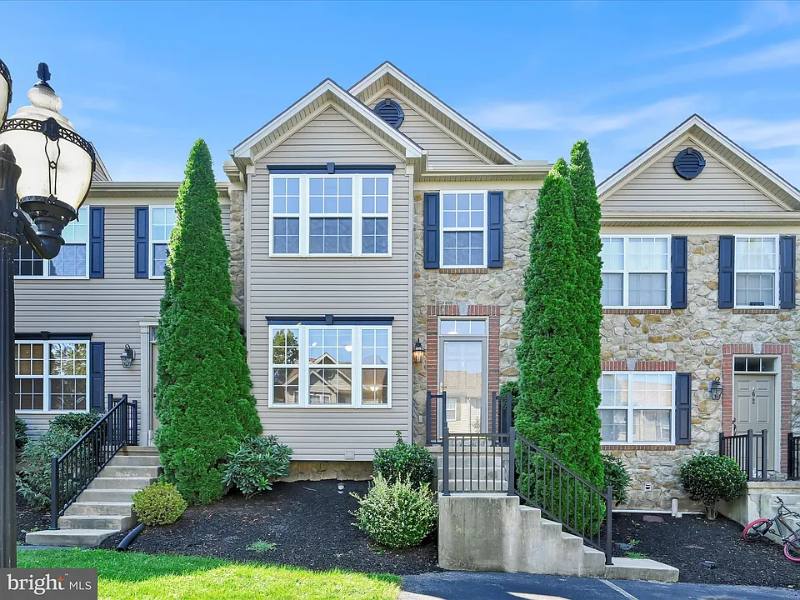 Townhouse for rent at 64 E Beaver St #64, York, PA 17406