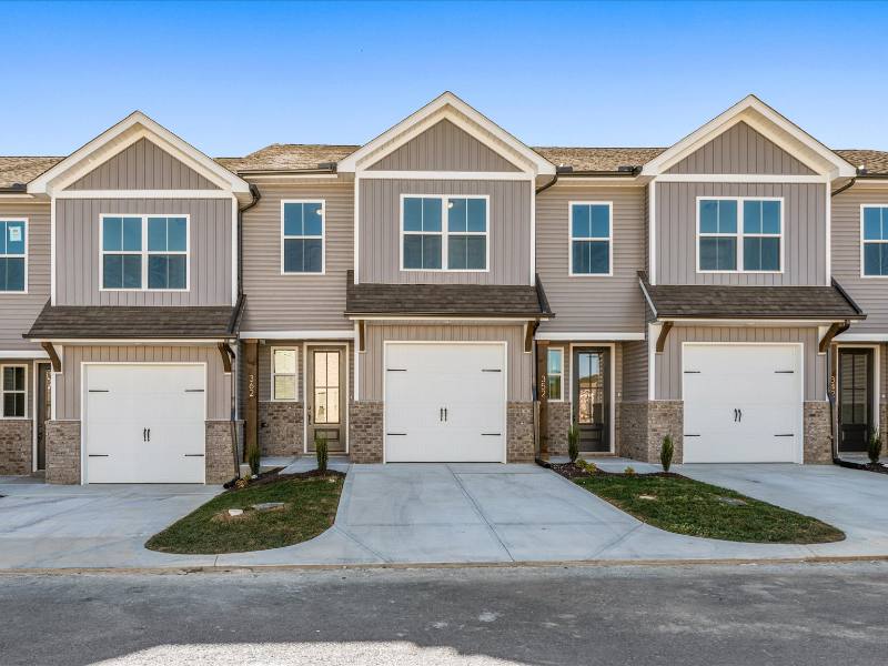 Townhouse for rent at 205 Harper Village Way, Lenoir City, TN 37771