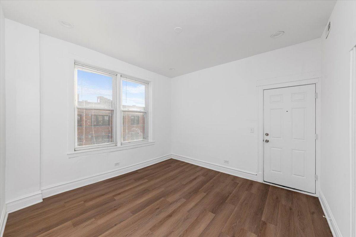 Apartment for rent at 2350 W Charleston St #3R, Chicago, IL 60647