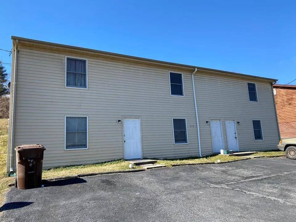 Townhouse for rent at 288 Apple Valley Rd #3, Marion, VA 24354