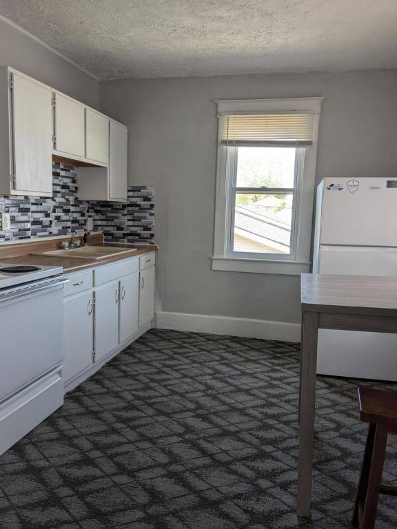 Apartment for rent at 709 N Webster St #2B, Kokomo, IN 46901