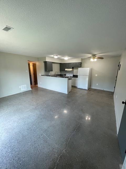 Apartment for rent at 10 Ballans Dr #14-2, Grand Ledge, MI 48837