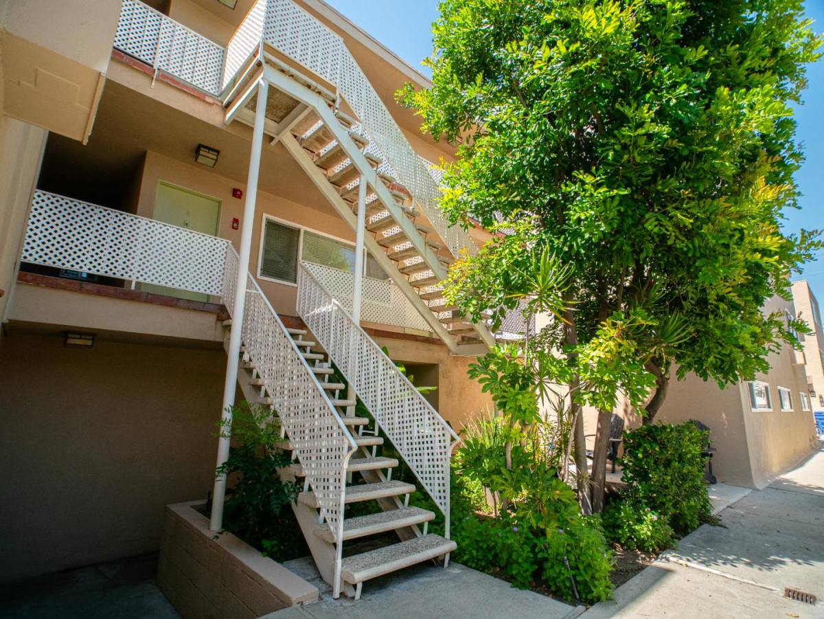 Apartment for rent at 803 W 30th St #12, Los Angeles, CA 90007