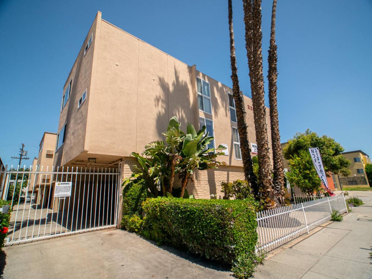 Apartment for rent at 803 W 30th St #12, Los Angeles, CA 90007