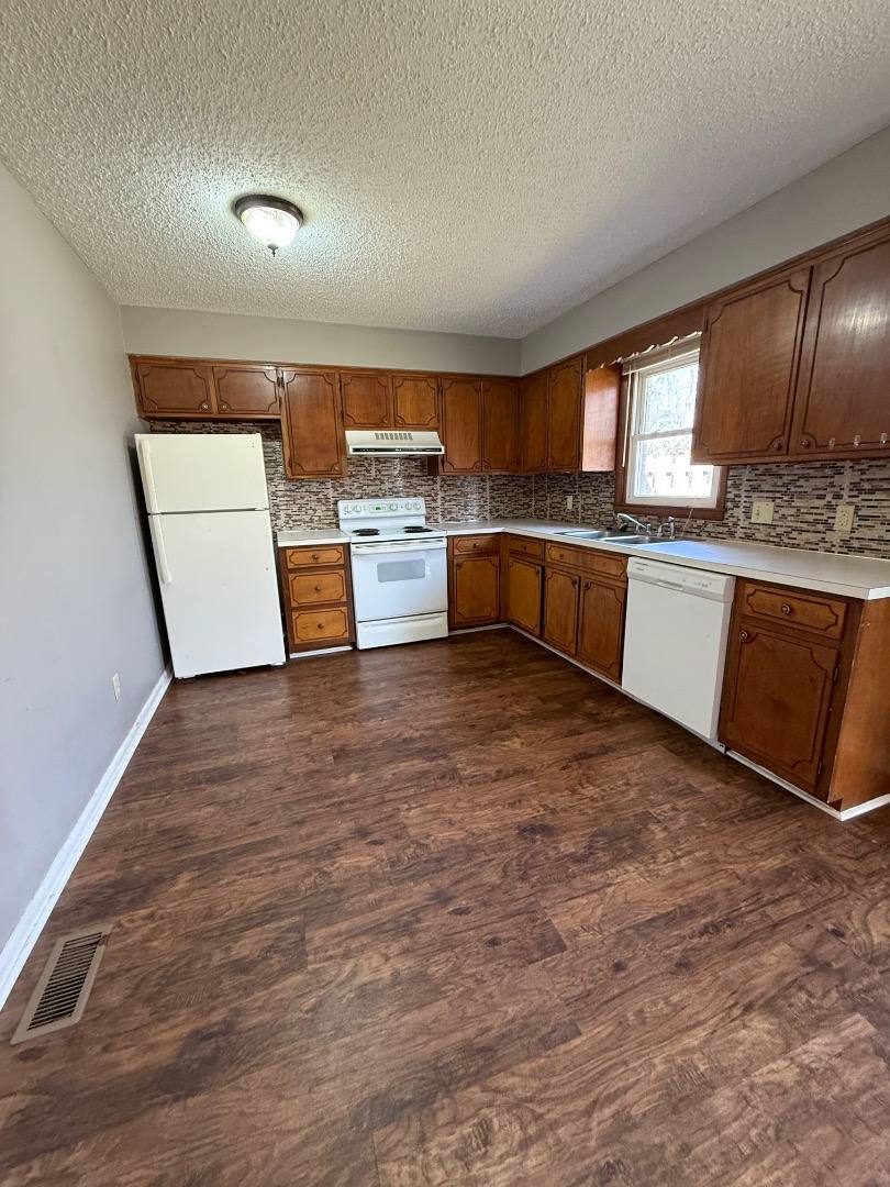 Apartment for rent at 136 Crestview Dr #B, Franklin, KY 42134