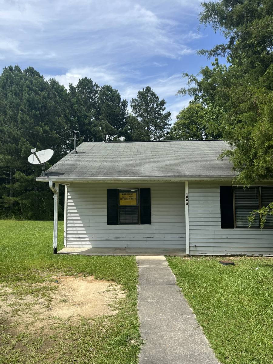 Townhouse for rent at 108 A Jay Lane, Hampton, GA 30228