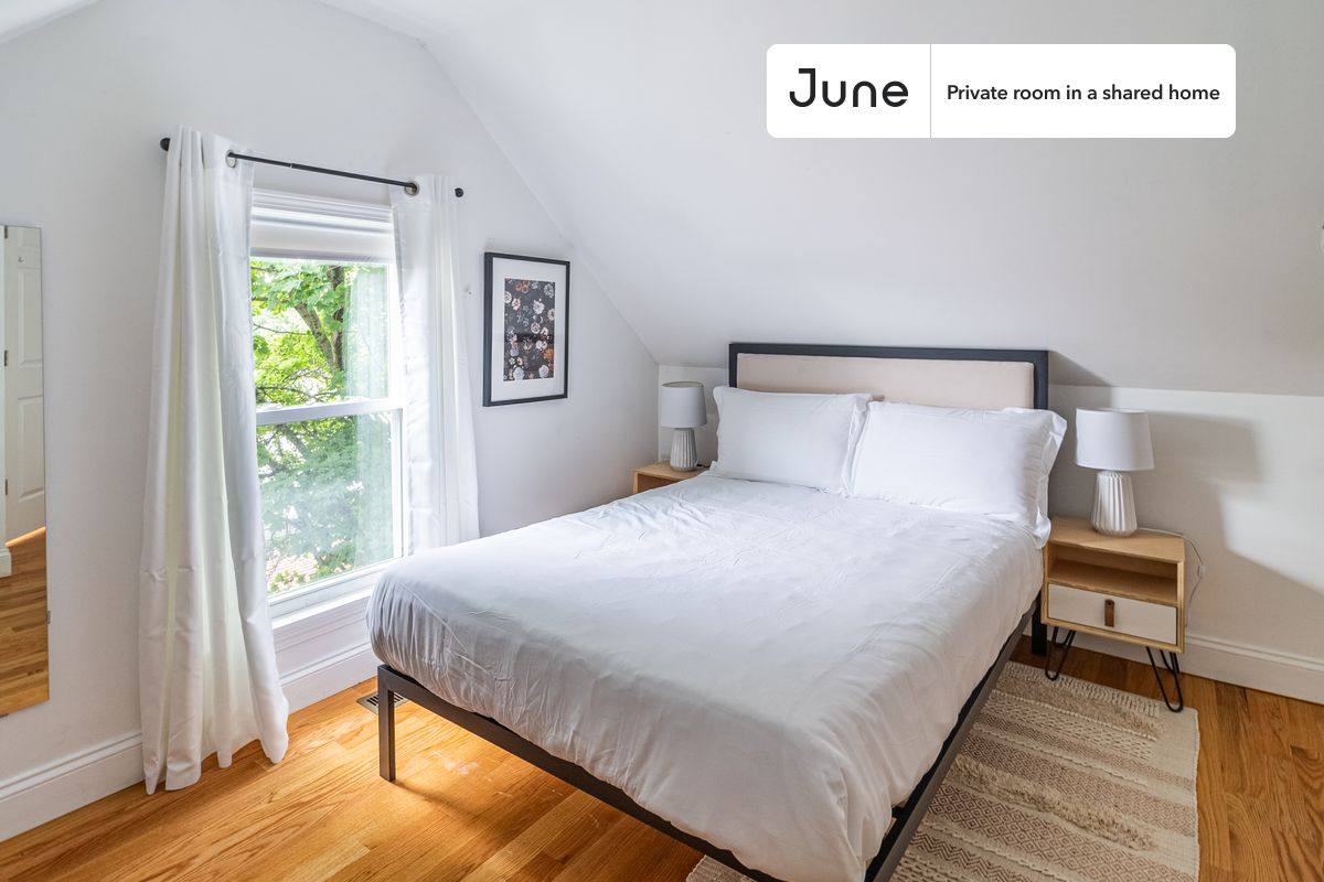 Apartment for rent at 29 Alston St, Somerville, MA 02143