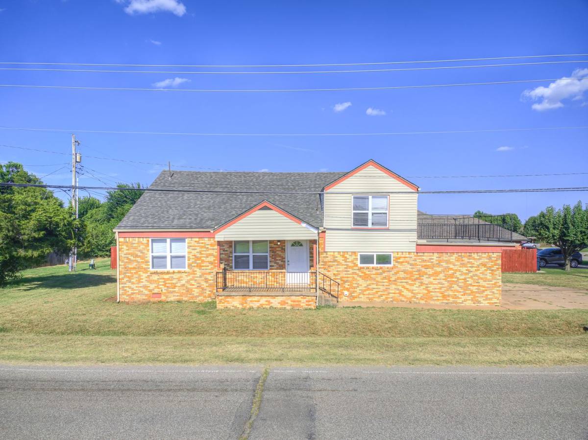 House for rent at 445 NW 119th St, Oklahoma City, OK 73114