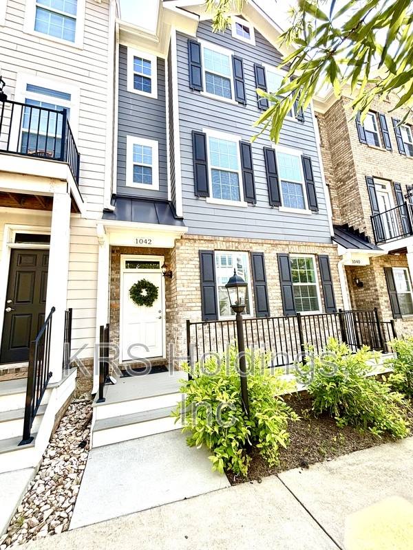 Townhouse for rent at 1042 Old Trail Dr, Crozet, VA 22932